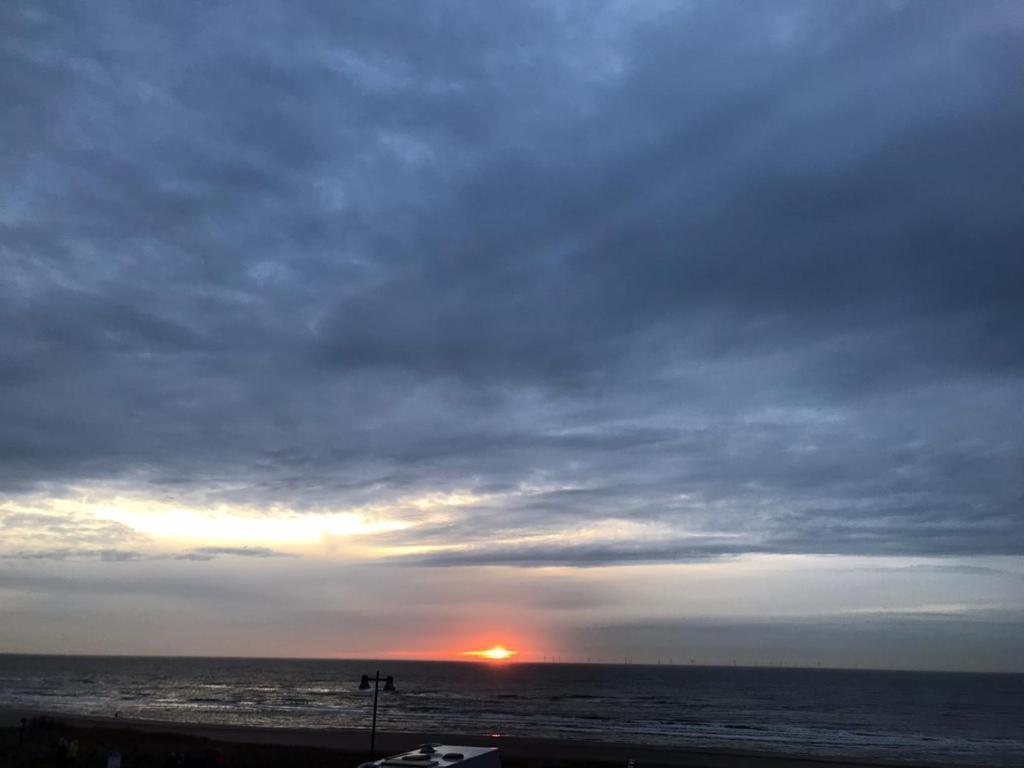Strandhuis เอ็กมอนด์อานเซ ภายนอก รูปภาพ