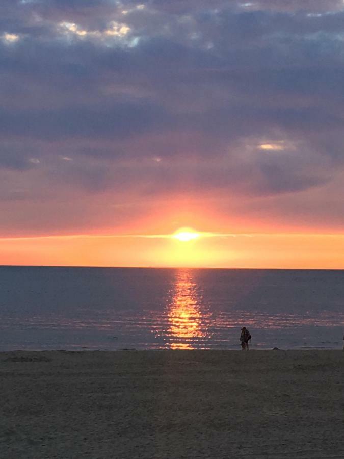 Strandhuis เอ็กมอนด์อานเซ ภายนอก รูปภาพ